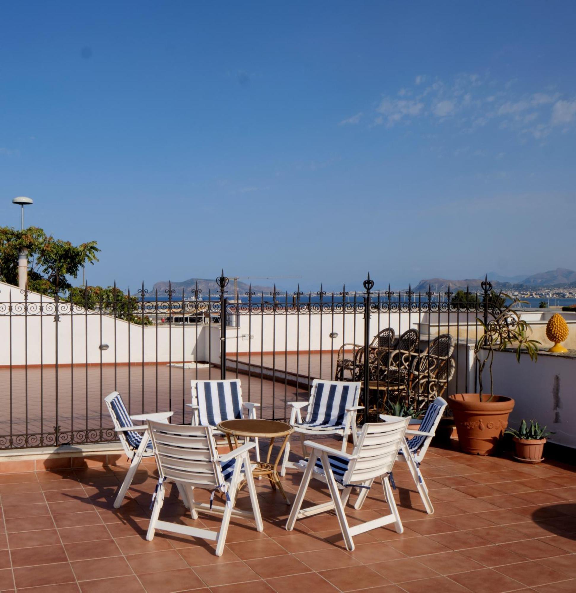 팔레르모 Attico Con Terrazza Sul Porto 아파트 외부 사진